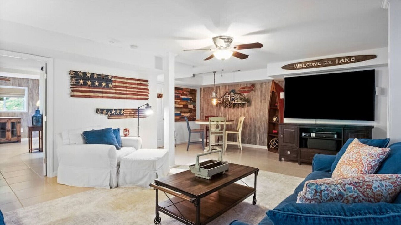 Photo of Livingroom in Gainesville
