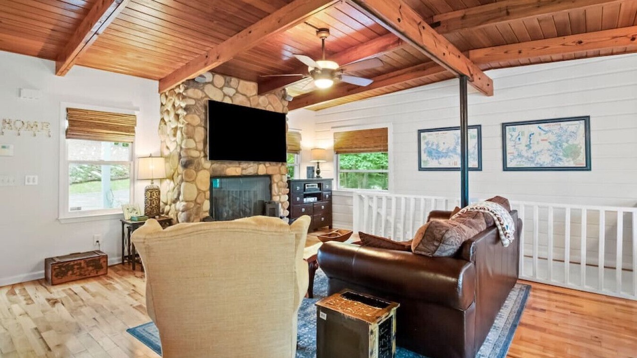 Photo of Livingroom in Gainesville