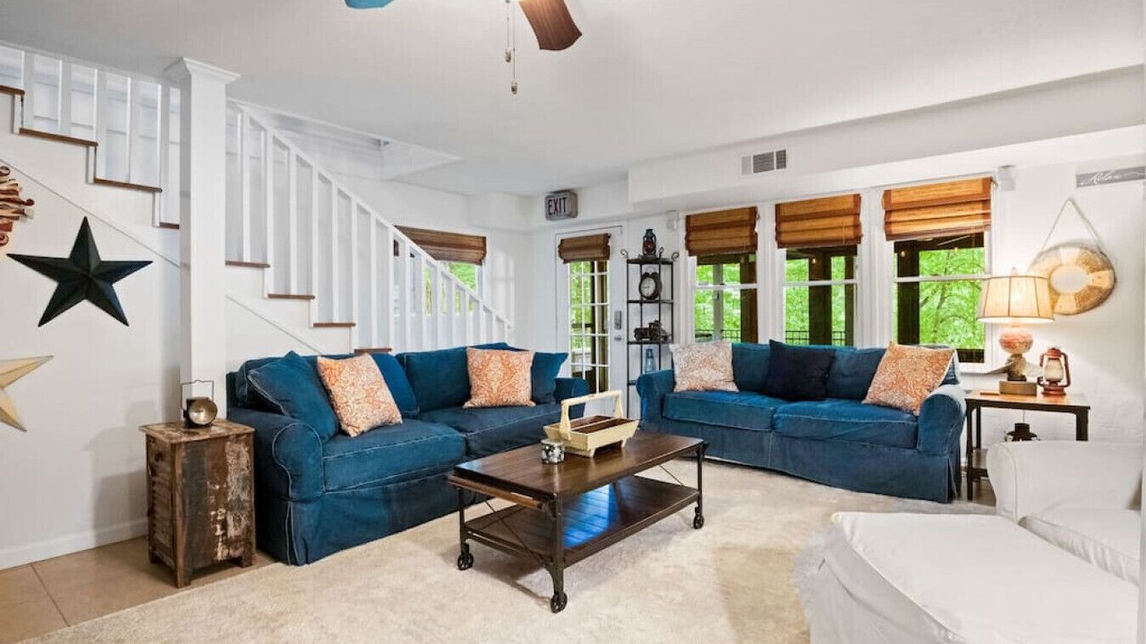 Photo of Livingroom in Gainesville