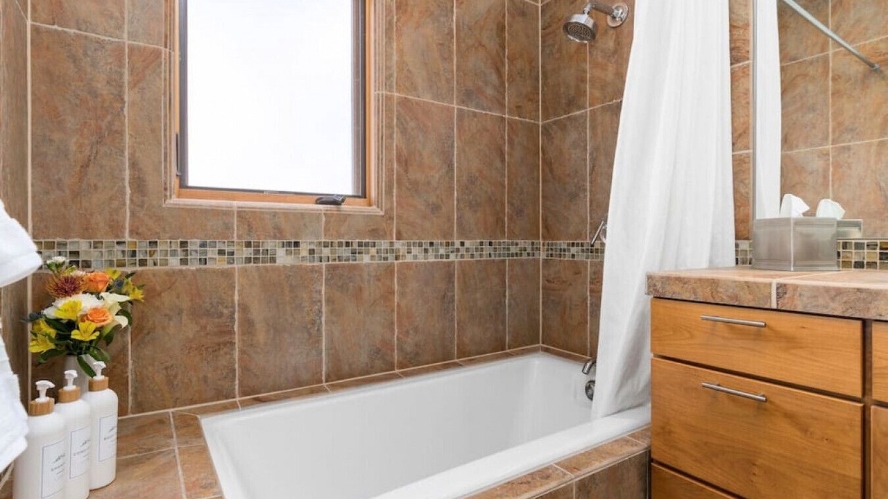 Photo of Bathroom in South Capitol