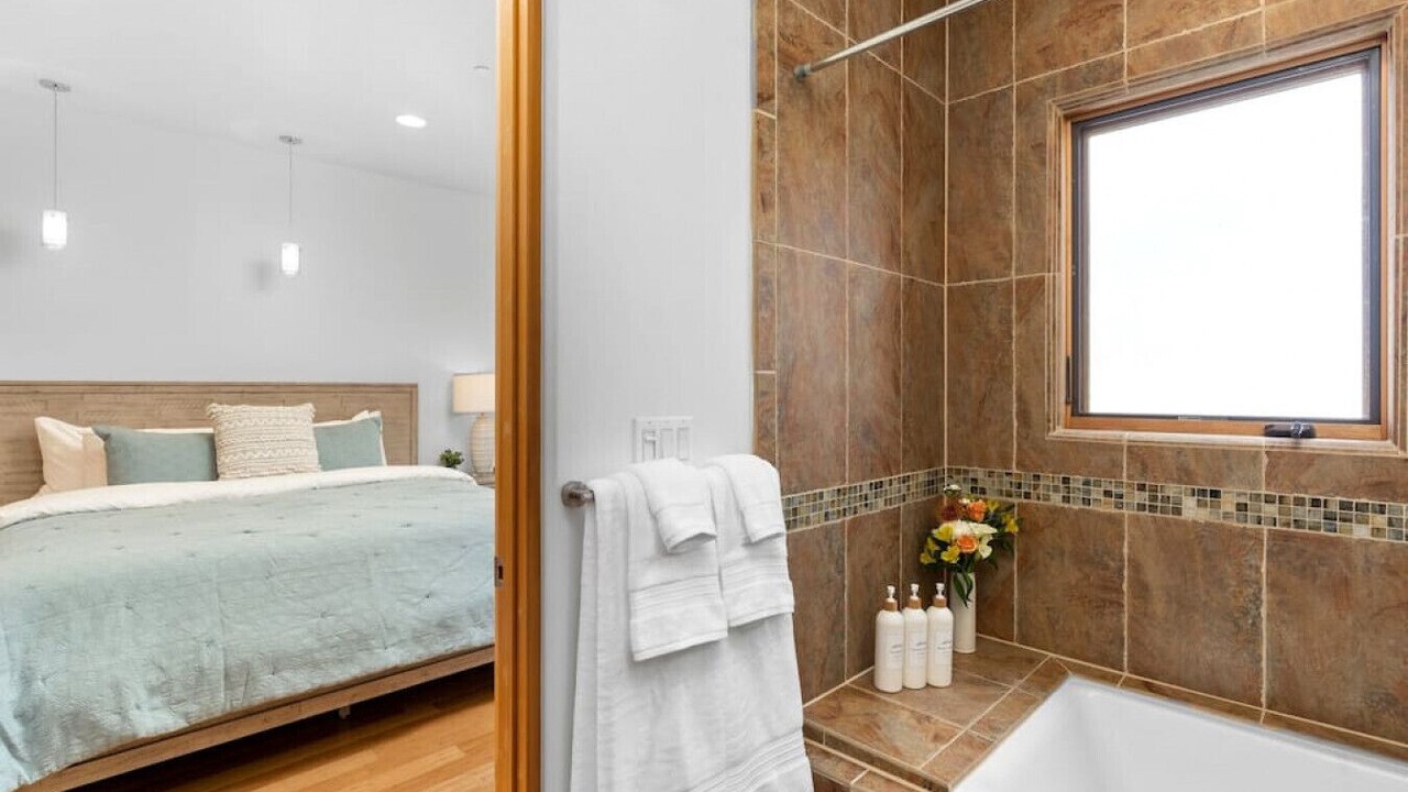 Photo of Bathroom in South Capitol