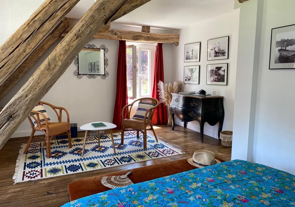 Photo of Bedroom in Aillant-sur-Milleron