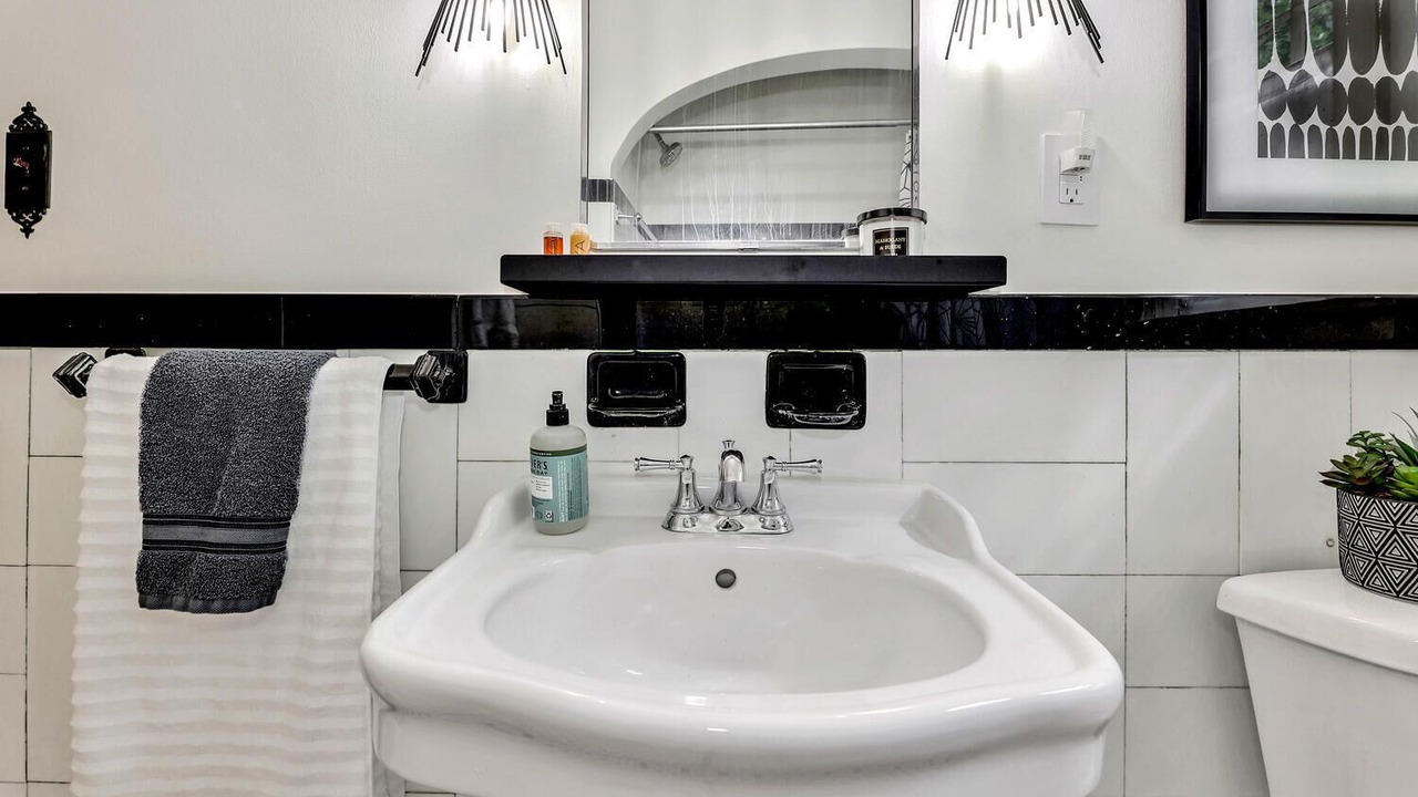 Photo of Bathroom in Sleepy Hollow