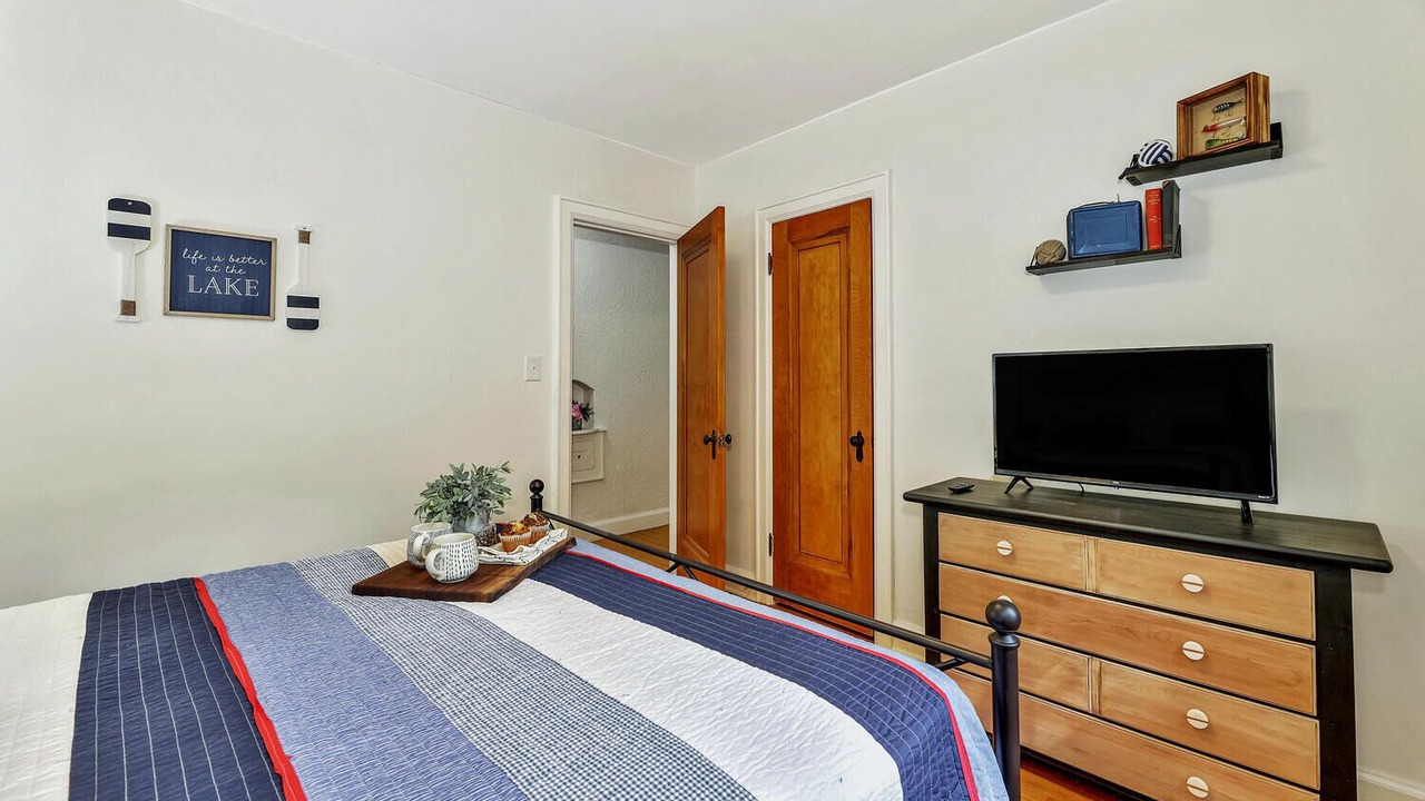 Photo of Bedroom in Sleepy Hollow