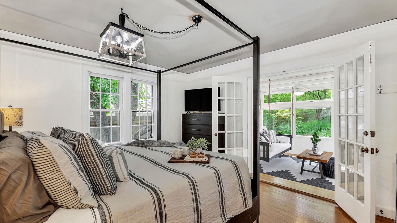 Photo of Bedroom in Sleepy Hollow