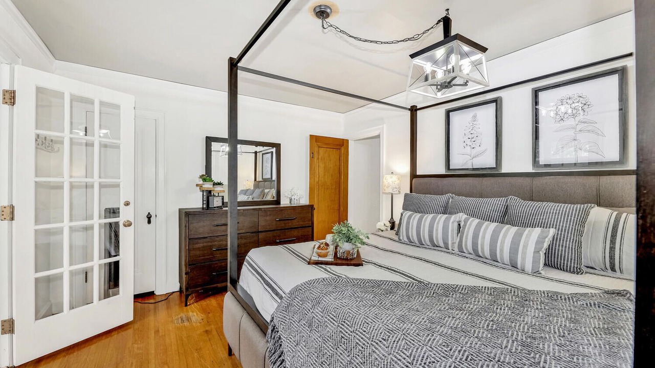 Photo of Bedroom in Sleepy Hollow