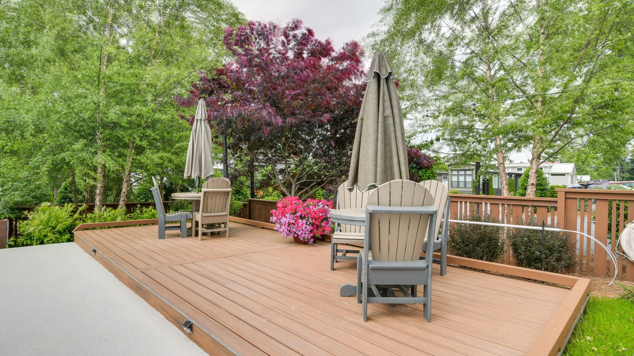 Photo of Outdoor in Upward