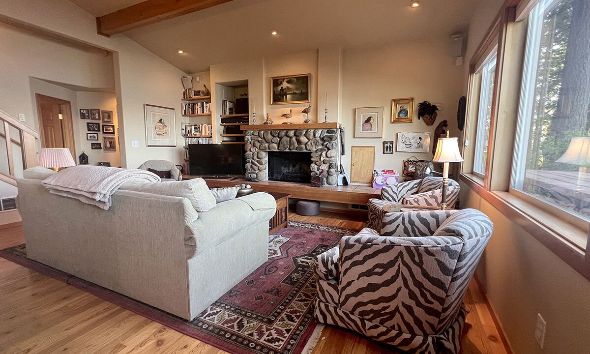 Photo of Livingroom in Roche Harbor