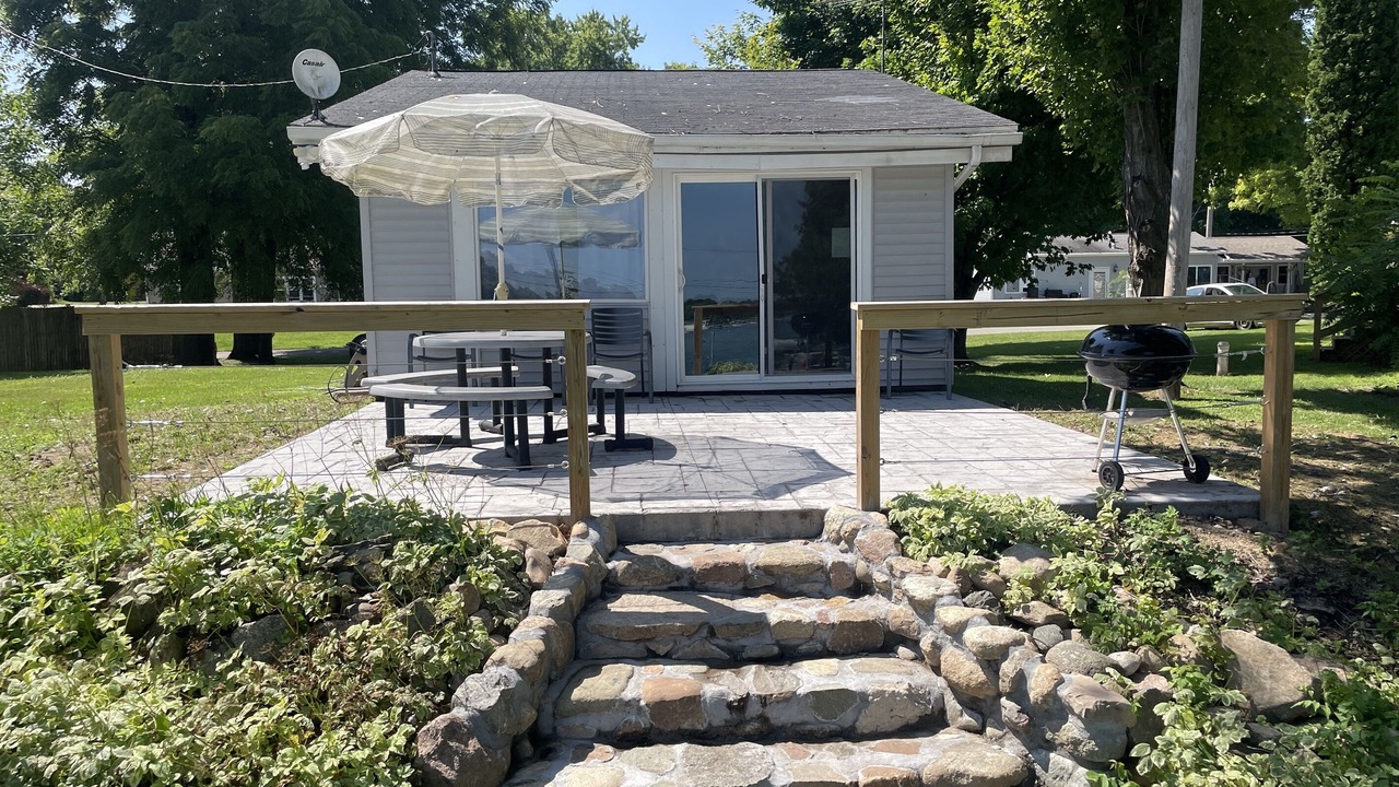 Photo of Outdoor in Crystal