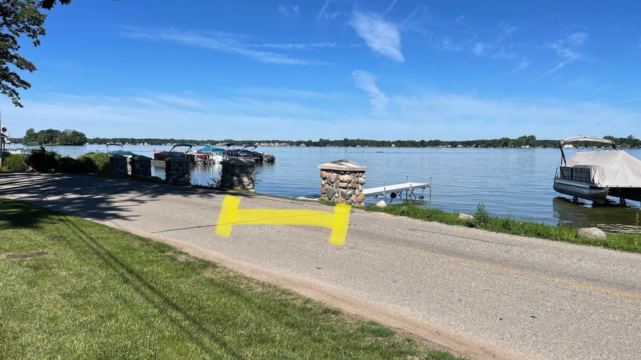 Photo of Outdoor in Crystal