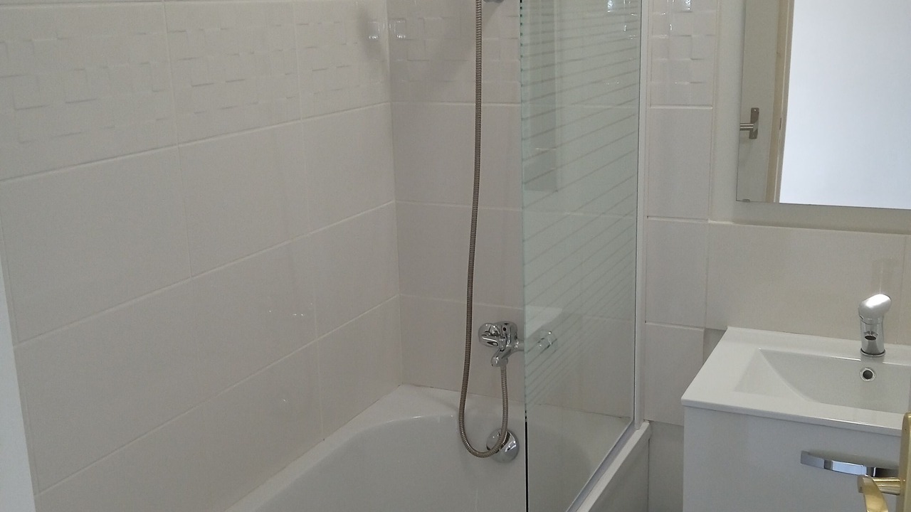 Photo of Bathroom in Charbogne