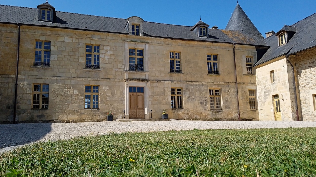 Photo of Outdoor in Charbogne