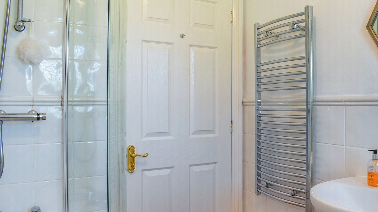 Photo of Bathroom in Cark