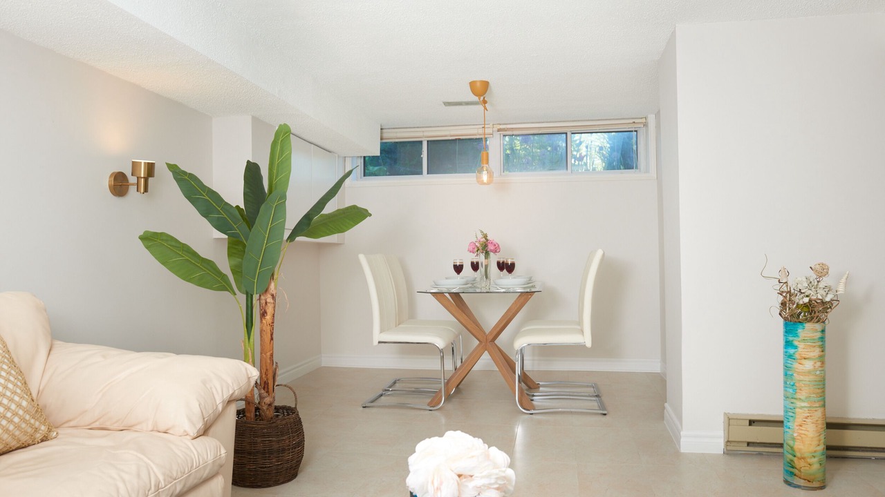 Photo of Livingroom in Aurora