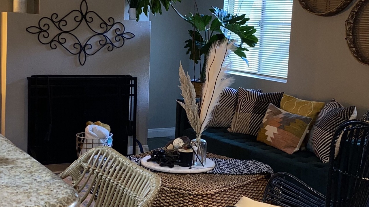 Photo of Livingroom in Canyon Gate