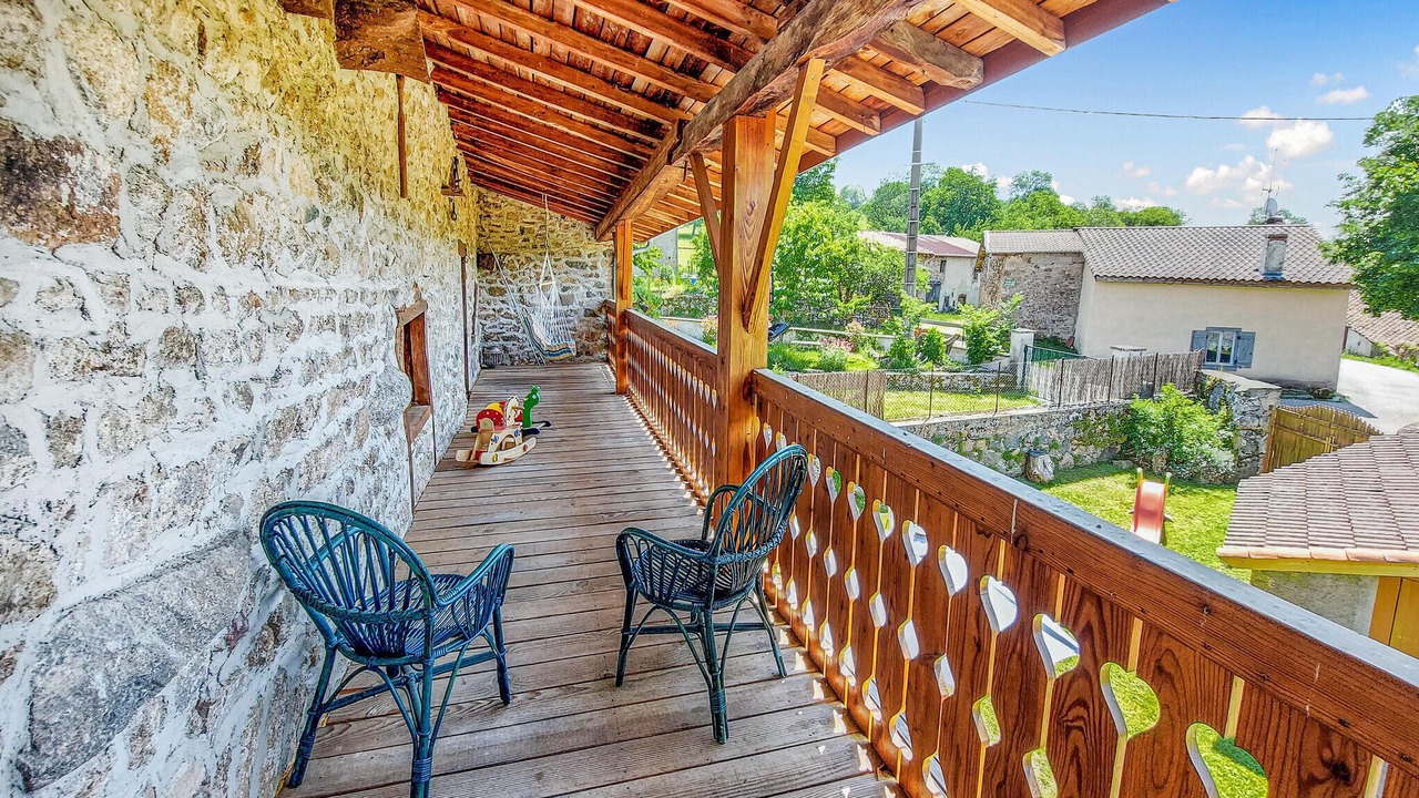 Photo of Others in Champoly