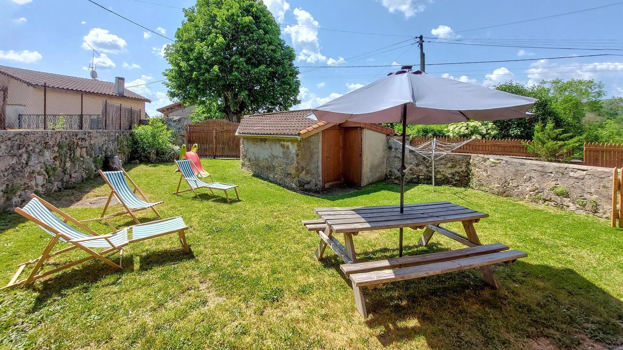 Photo of Others in Champoly