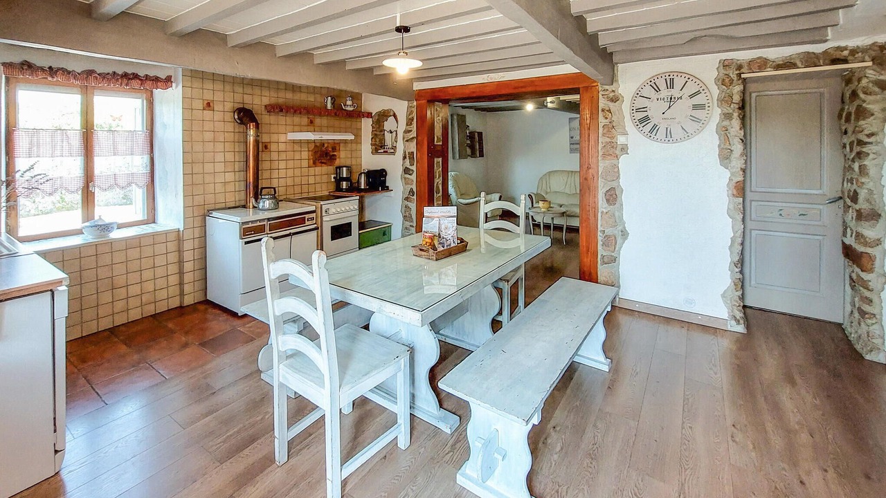 Photo of Others in Champoly