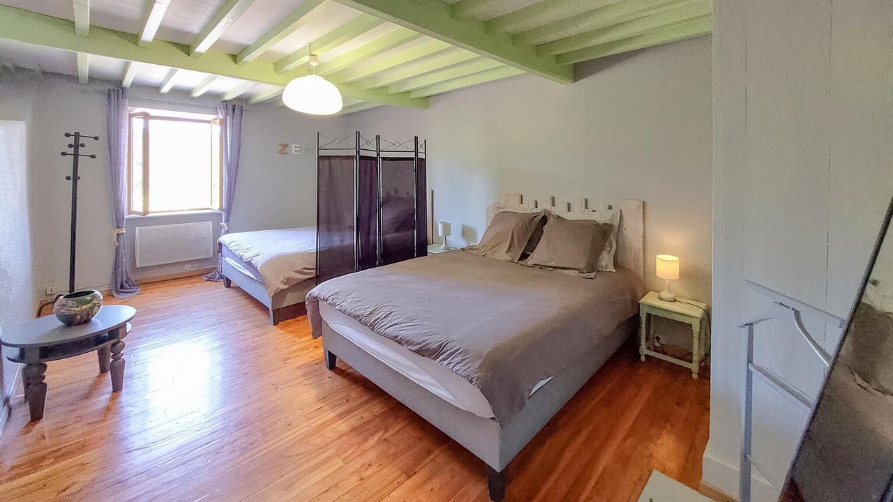 Photo of Others in Champoly