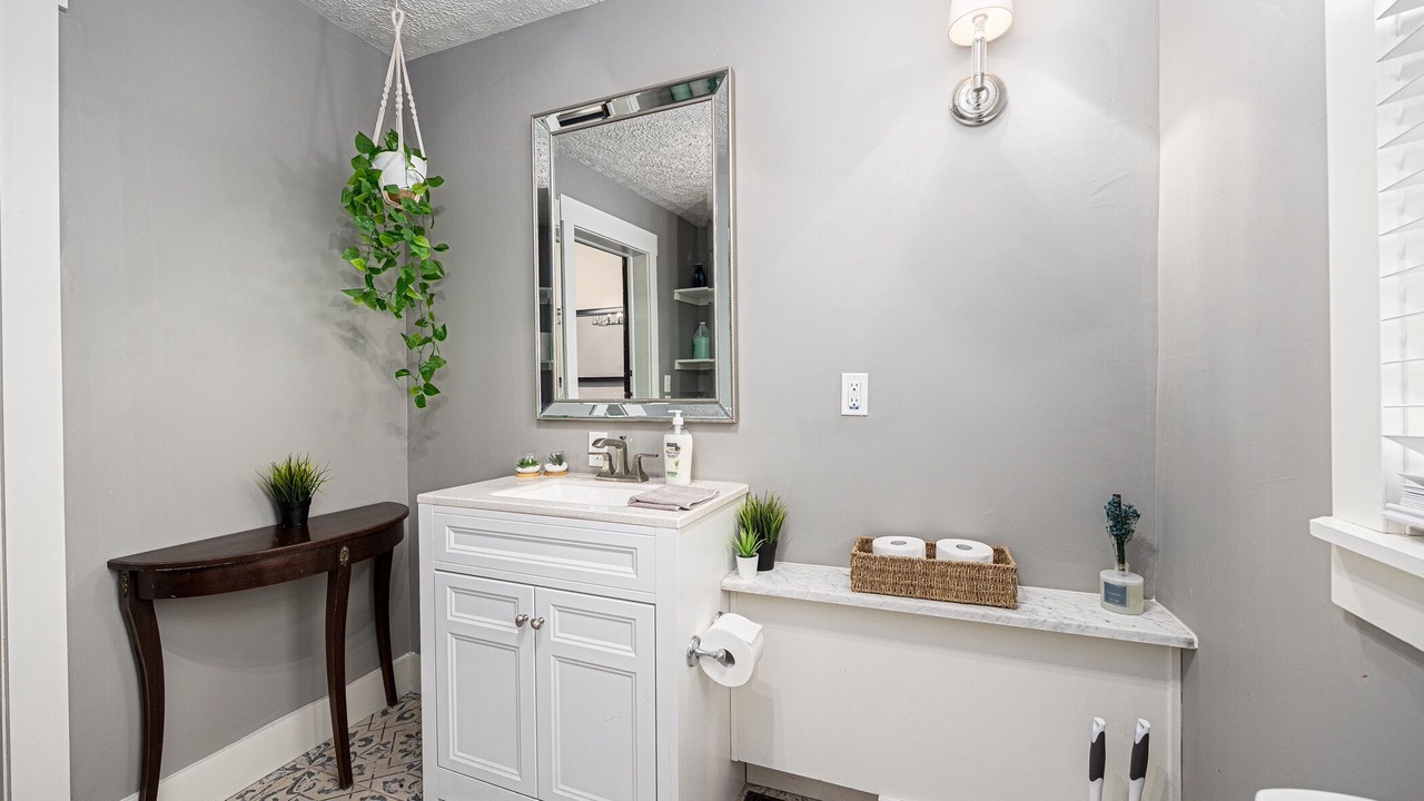 Photo of Bathroom in Old North Columbus