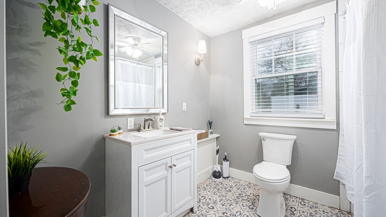 Photo of Bathroom in Old North Columbus