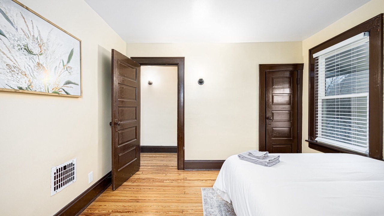 Photo of Bedroom in Old North Columbus