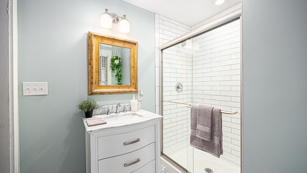 Photo of Bathroom in Old North Columbus