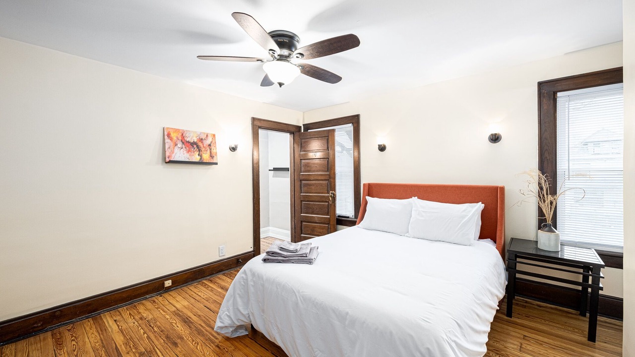 Photo of Bedroom in Old North Columbus