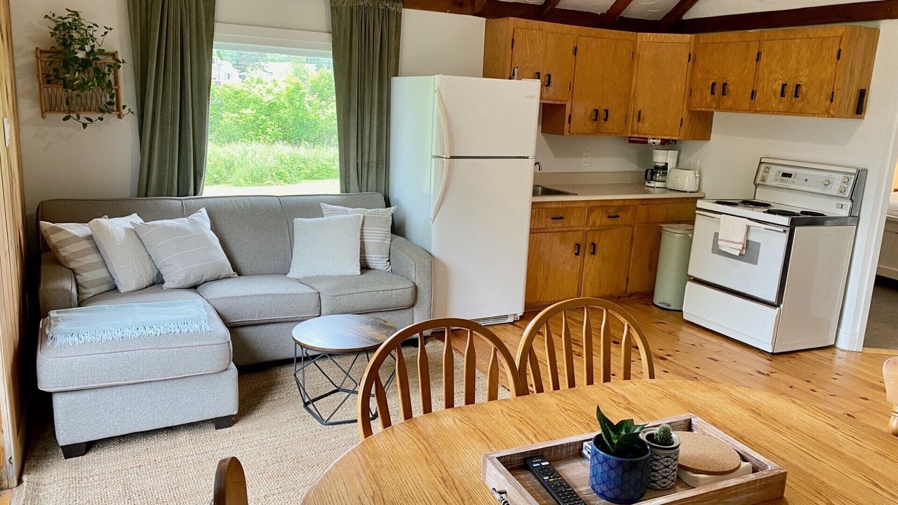 Photo of Livingroom in French River