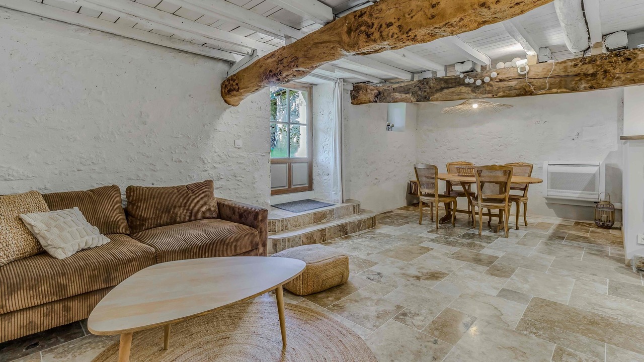 Photo of Livingroom in Saint-Leonard
