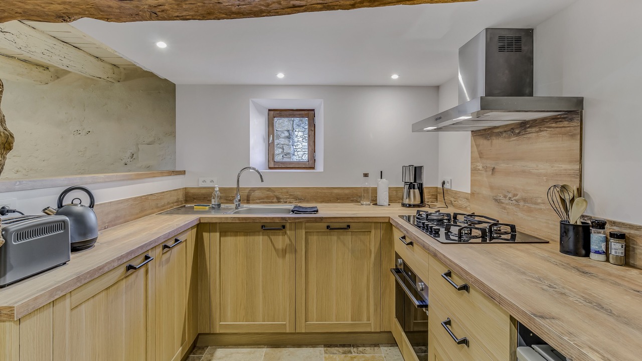 Photo of Kitchen in Saint-Leonard