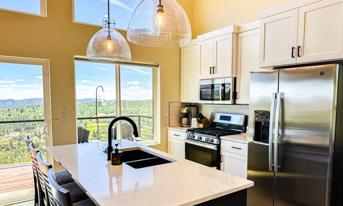 Photo of Kitchen in Mammoth Creek
