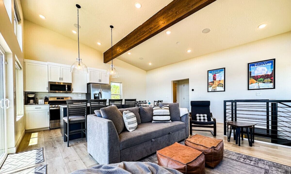 Photo of Livingroom in Mammoth Creek