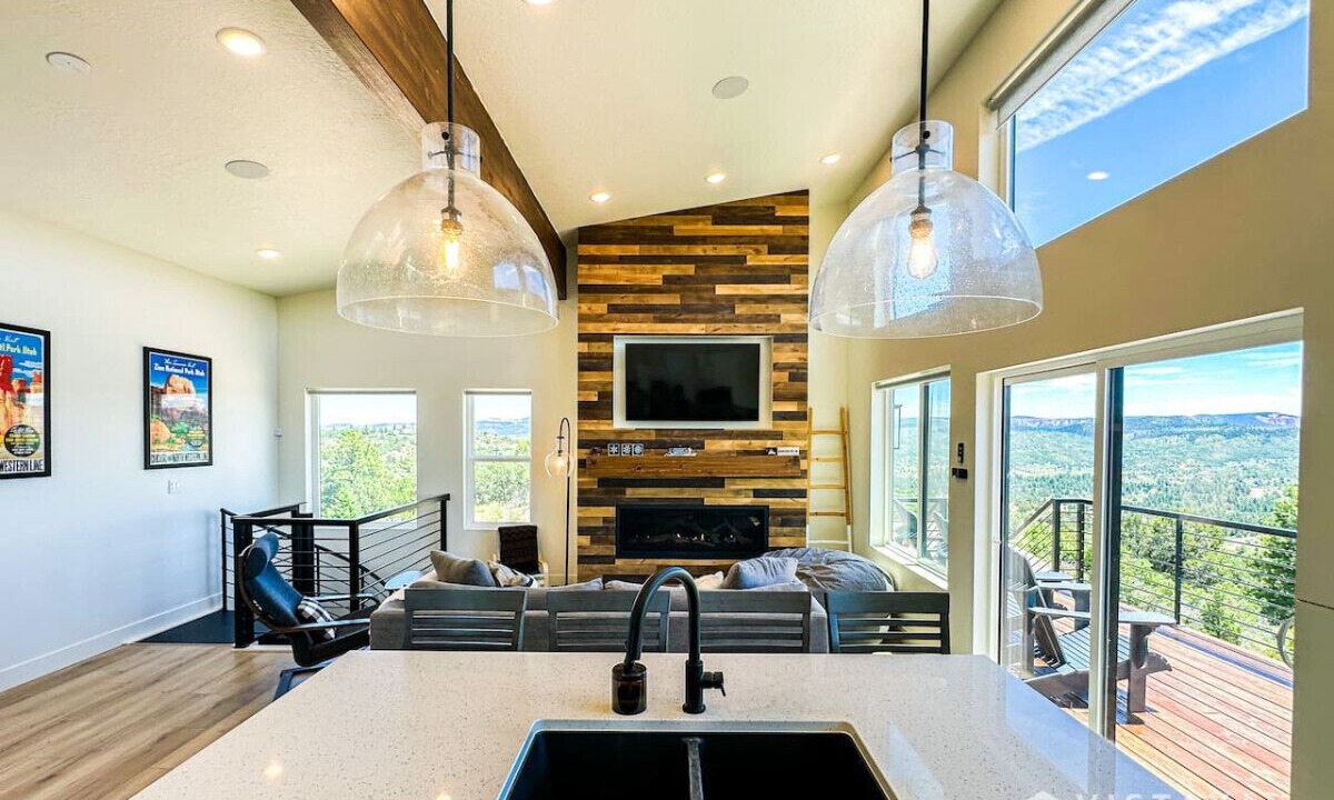 Photo of Livingroom in Mammoth Creek