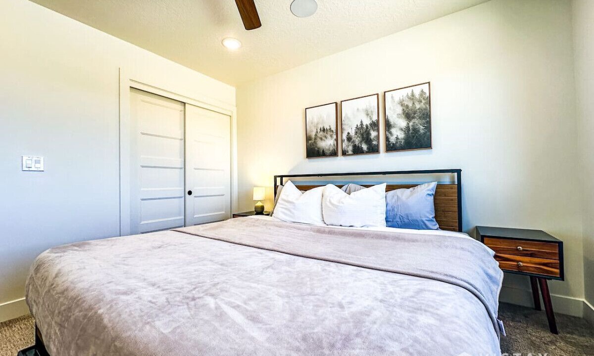 Photo of Bedroom in Mammoth Creek