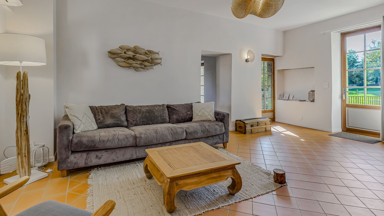 Photo of Livingroom in Saint-Leonard