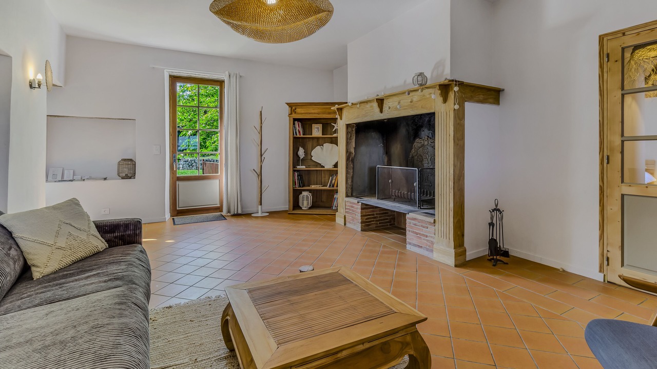Photo of Livingroom in Saint-Leonard
