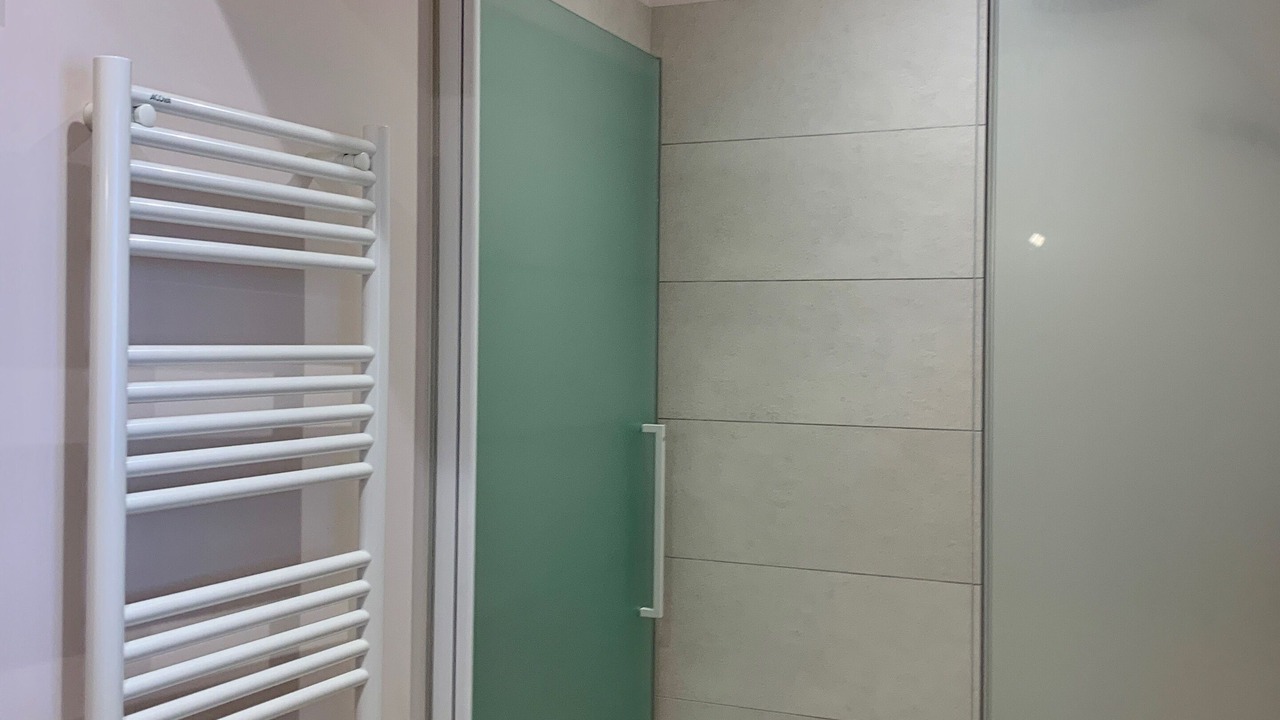 Photo of Bathroom in Saint-Leonard