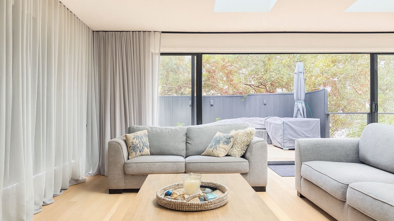 Photo of Livingroom in Rhyll