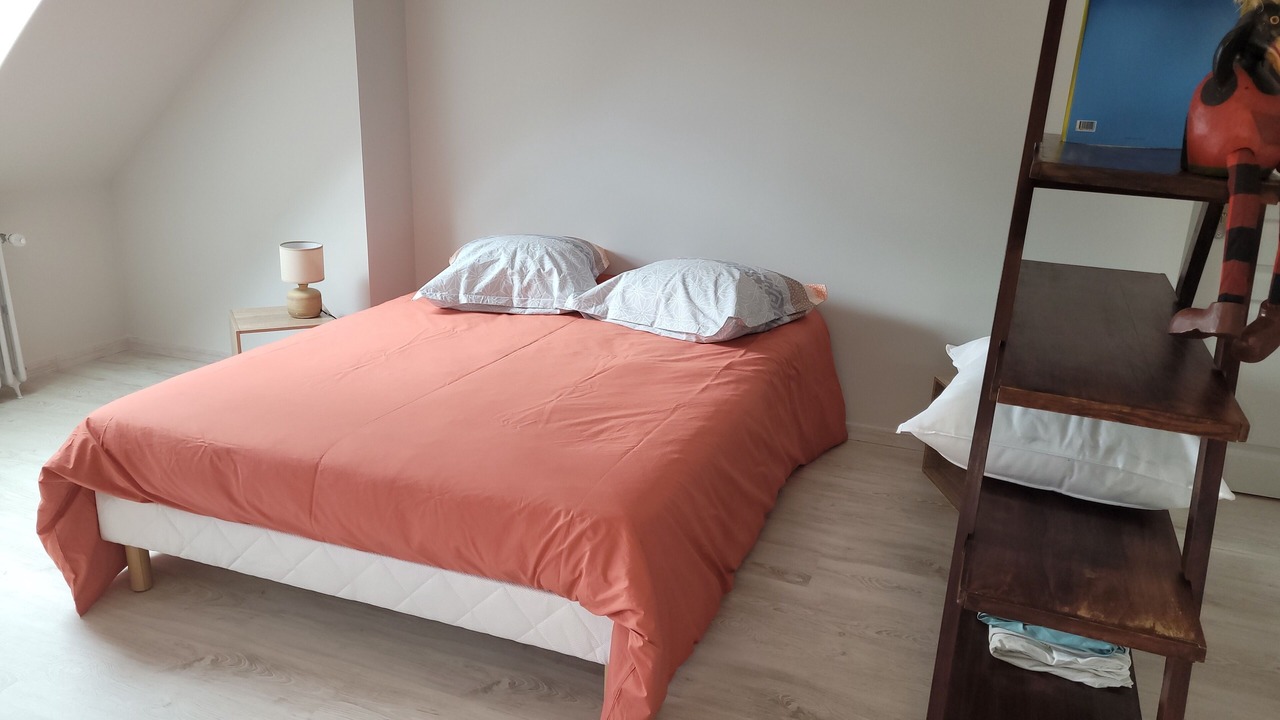 Photo of Bedroom in Souge