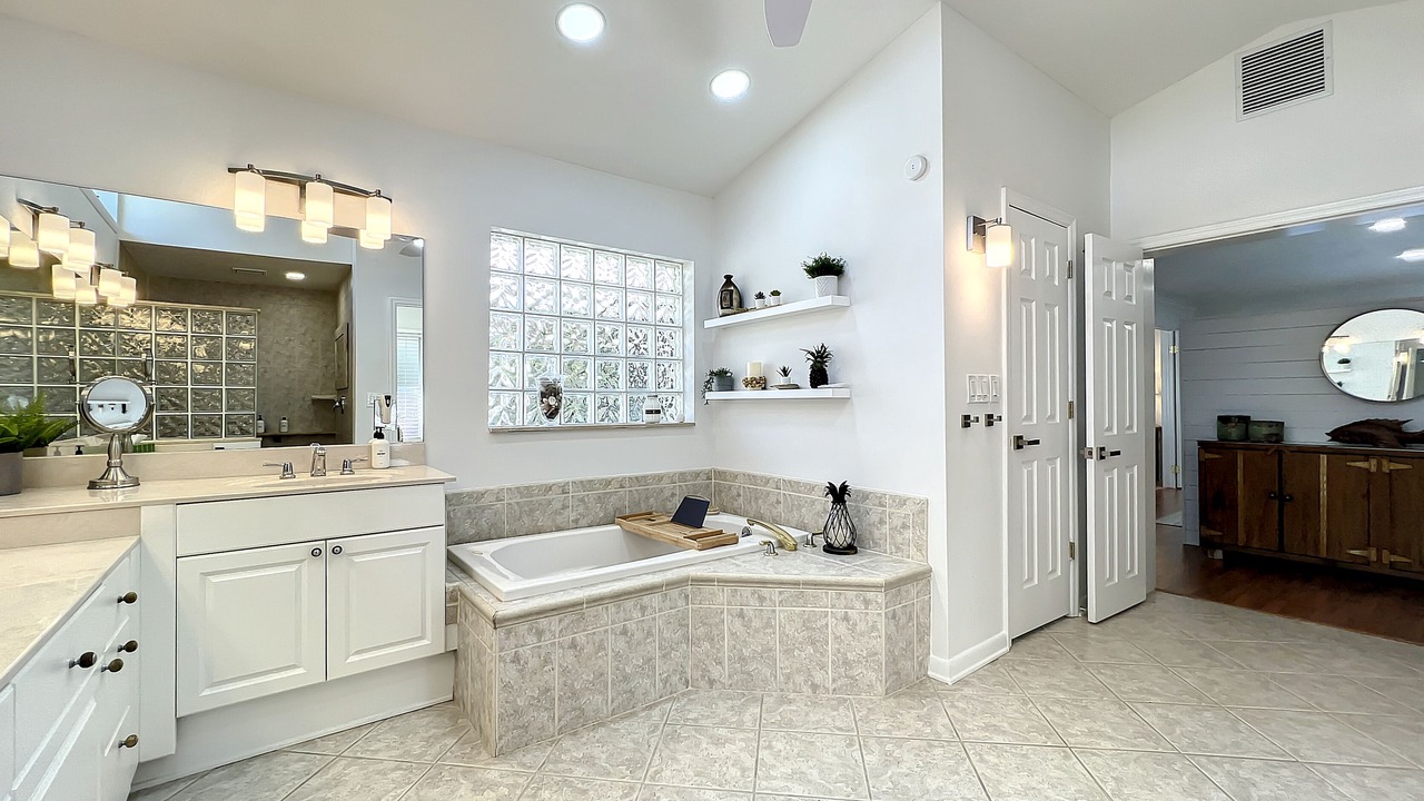 Photo of Bathroom in Cocoa Isles