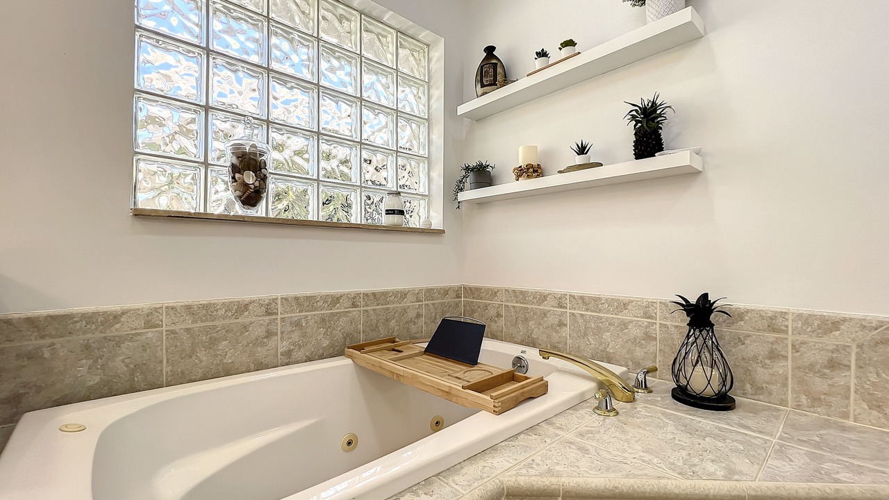 Photo of Bathroom in Cocoa Isles