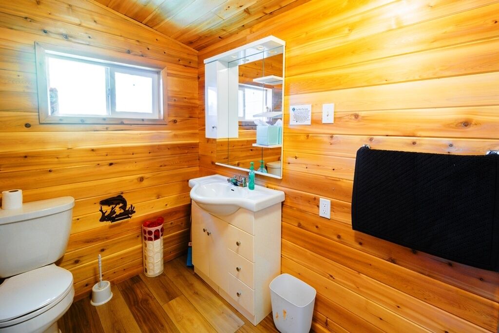 Photo of Bathroom in Sioux Narrows Nestor Falls