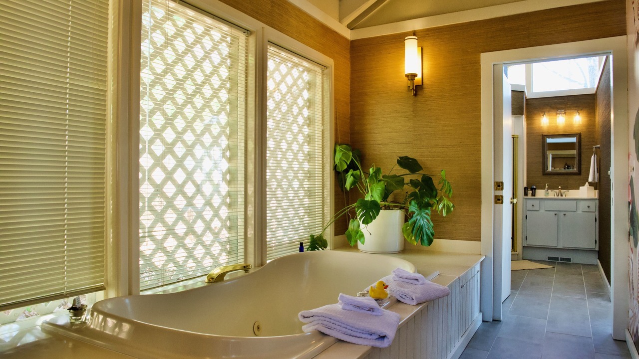Photo of Bathroom in Sylvan Shores