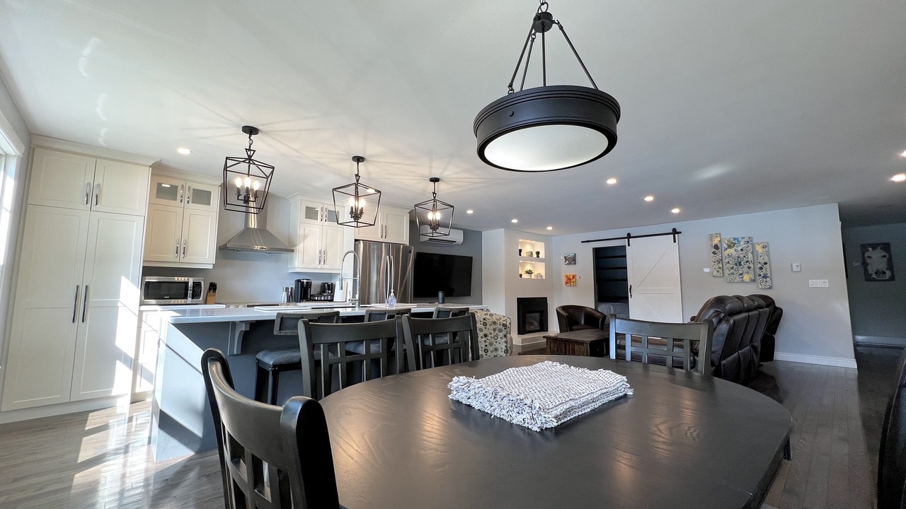 Photo of Others in Front of Yonge