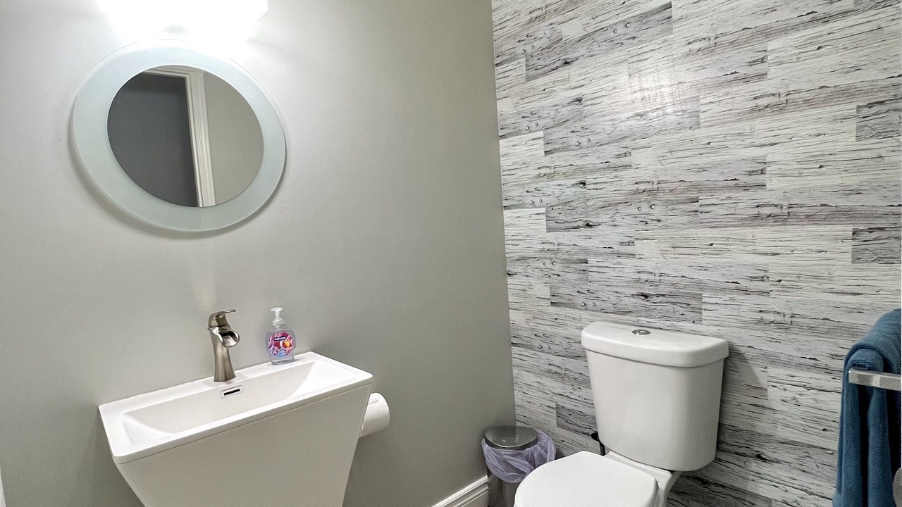 Photo of Bathroom in Front of Yonge