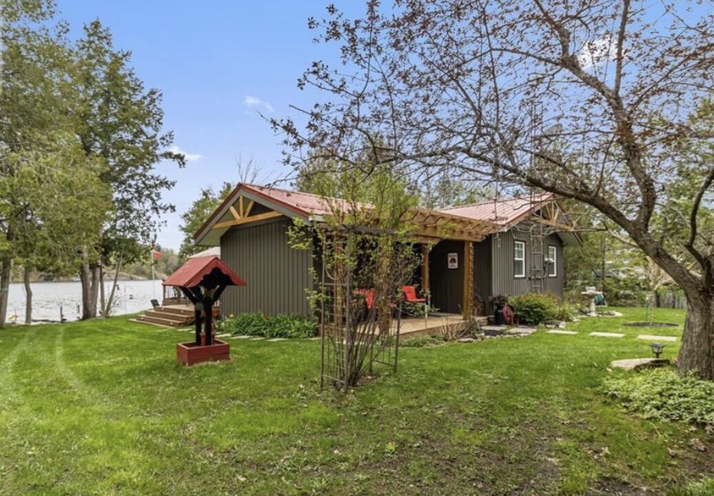 Photo of Outdoor in Front of Yonge