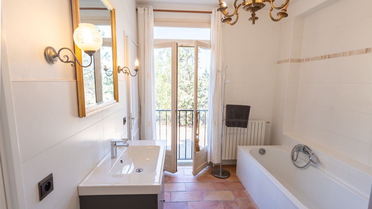 Photo of Bathroom in Palau-del-Vidre