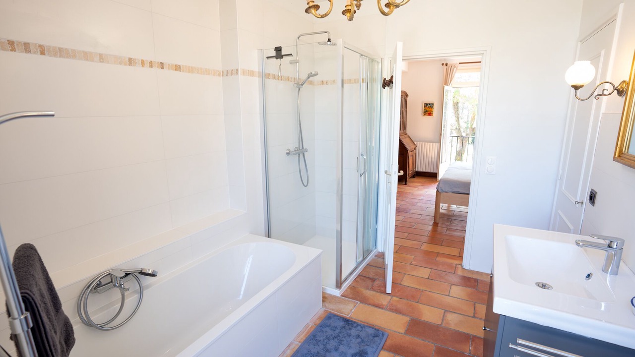 Photo of Bathroom in Palau-del-Vidre