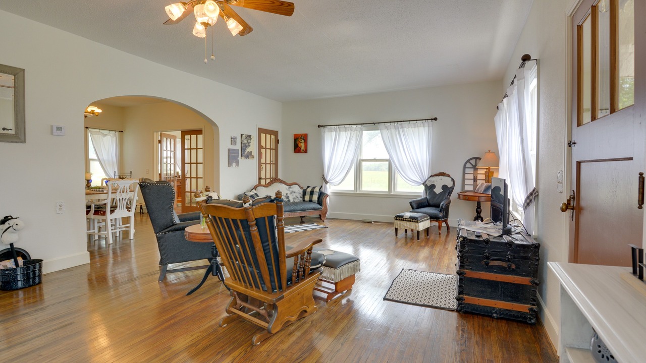 Photo of Livingroom in Sheldon